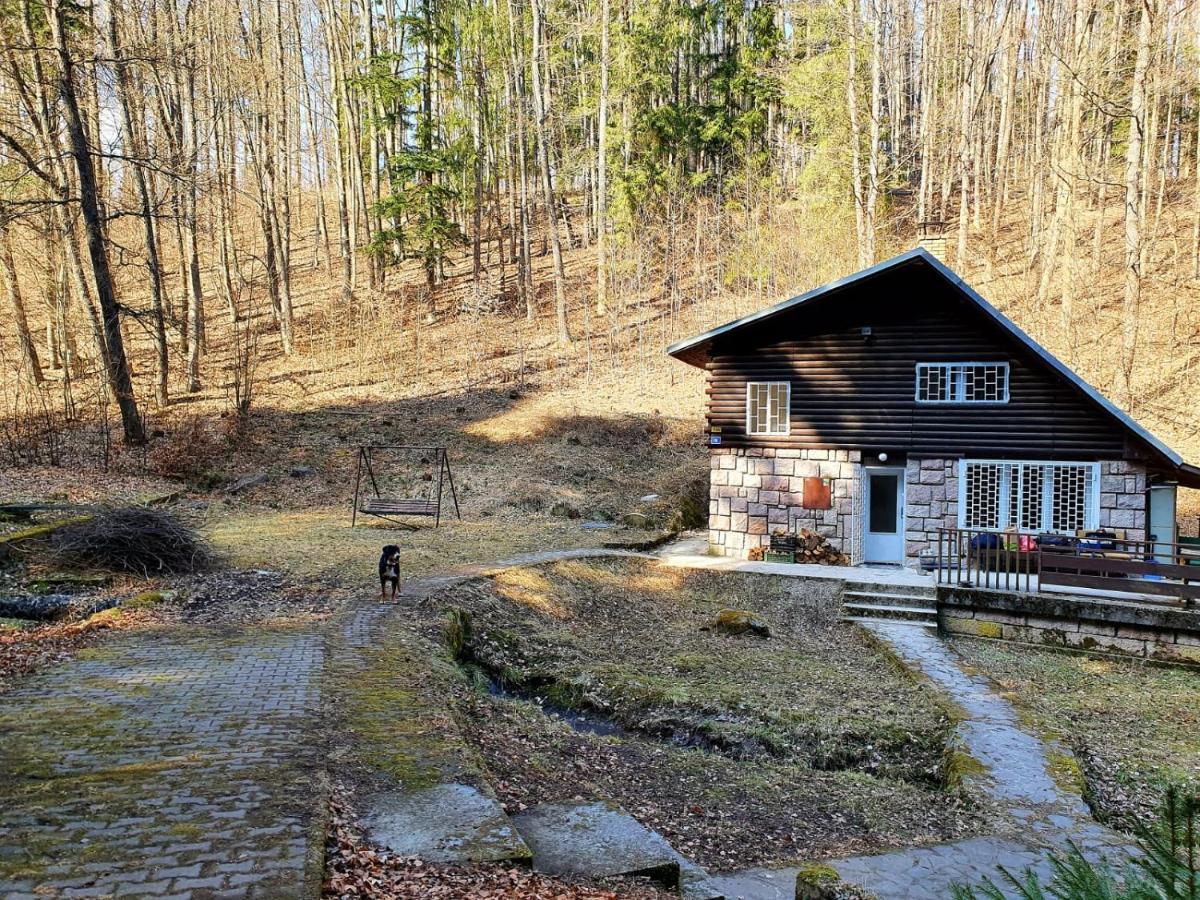 Horska Chata V Srdci Kremnickych Hor Banská Bystrica Exterior foto