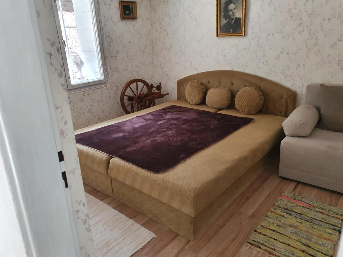 Horska Chata V Srdci Kremnickych Hor Banská Bystrica Exterior foto